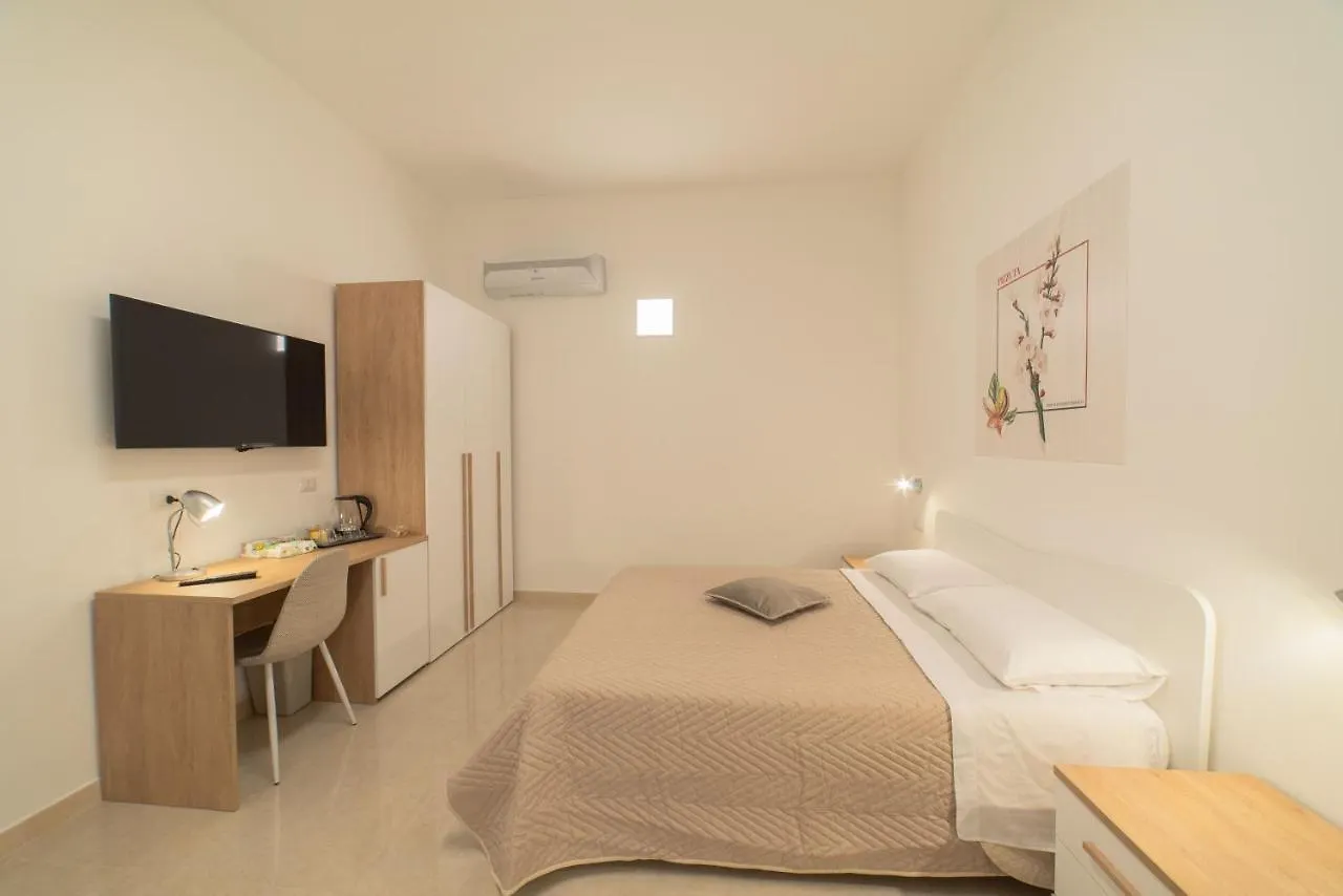 B&B Mandorlo Bianco アヴォラ