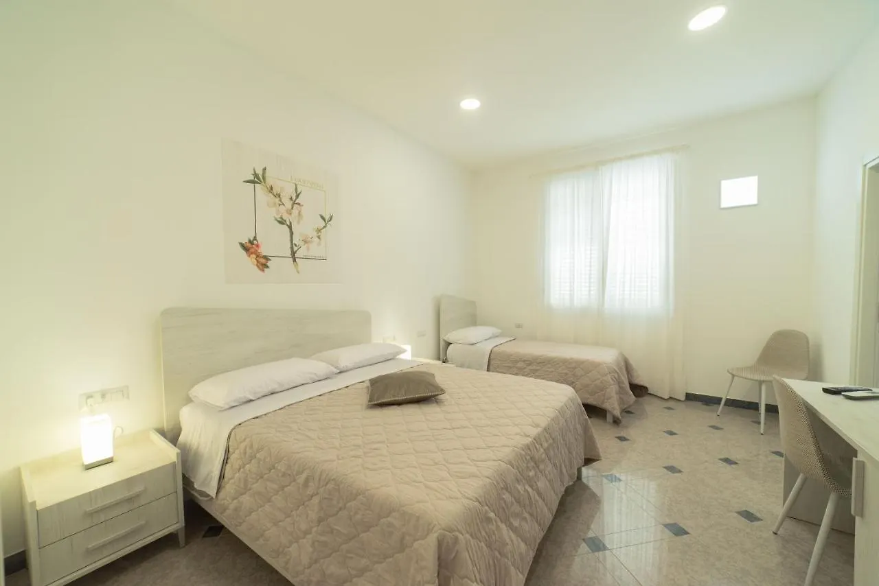 ベッド・アンド・ブレックファスト B&B Mandorlo Bianco アヴォラ